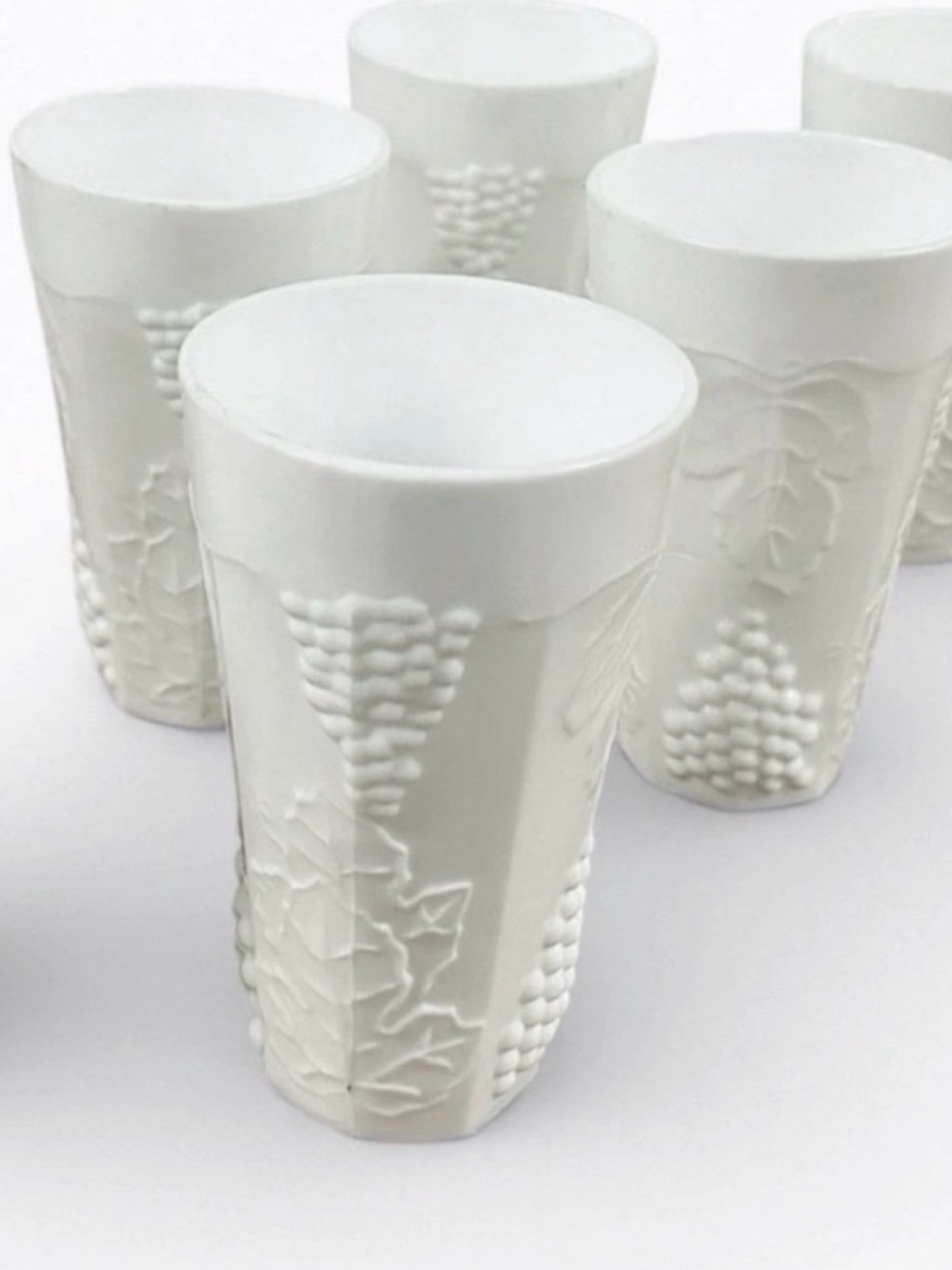🦋Vintage set of 8 1950s Indiana Glass Colony Harvest Grape Milk Glass Goblets